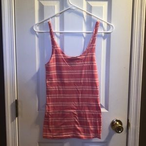 ✨4 for $25✨ Pink tank top